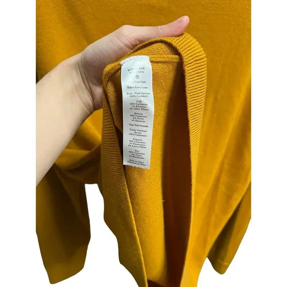 Everlane The Grade A Cashmere Crew Sweater in Golden - Picture 3 of 5